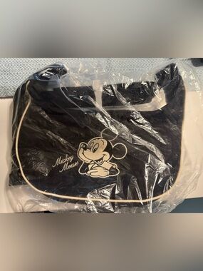 🏰 Disney Limited Edition Mickey Mouse Baggy Bag – Brand New!